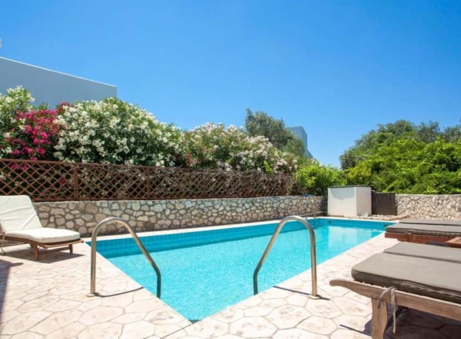 Villa Lea Vlicha  Bagian luar foto