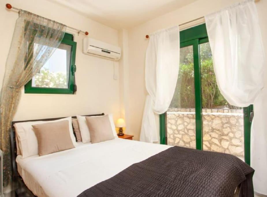 Villa Lea Vlicha  Bagian luar foto